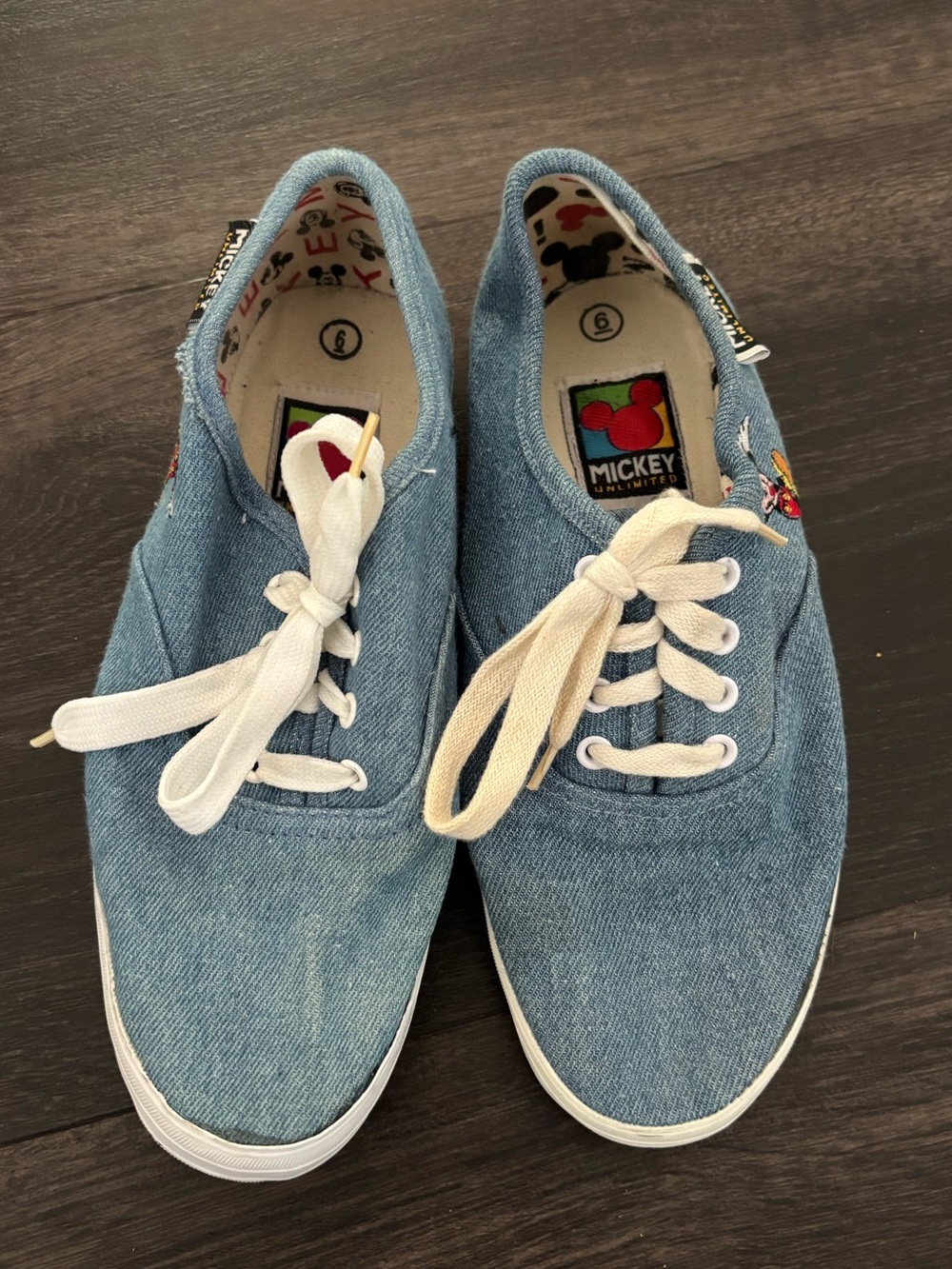 VINTAGE MICKEY MOUSE "MICKEY UNLIMITED", SIZE 6 TENNIS SHOES, DENIM BLUE
